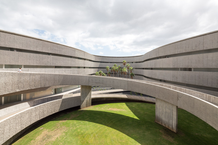 An Insight To Concrete Ramps For Buildings
