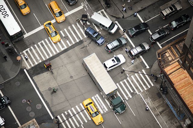 Major/minor priority intersections