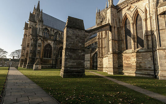 A Flying Buttress Never Leaves the Ground