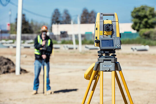 TOTAL STATION