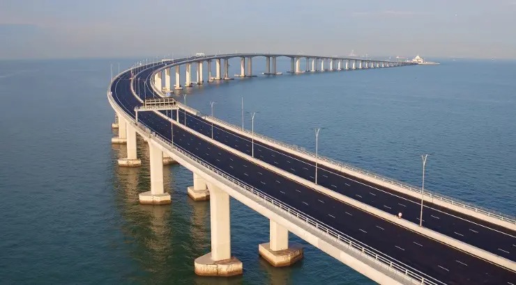 The World’s Longest Bridges: Engineering Marvels 🌉🚀