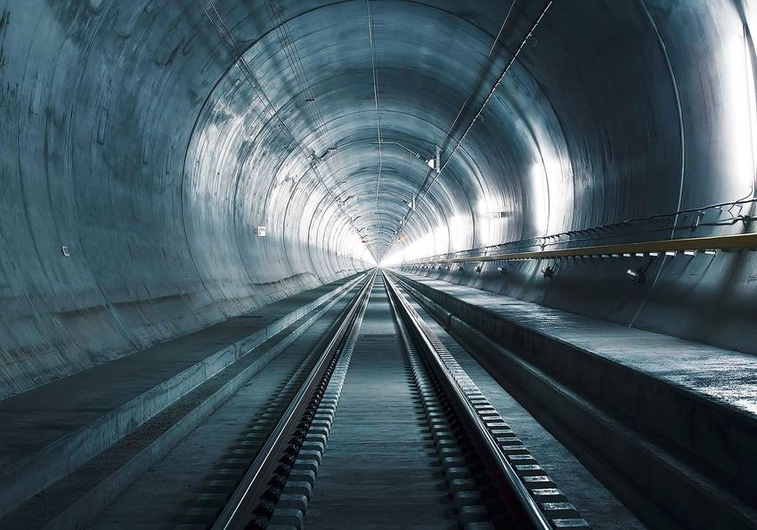 The Science Behind Underground Tunnels: How Are They Built? 🚇🛠️